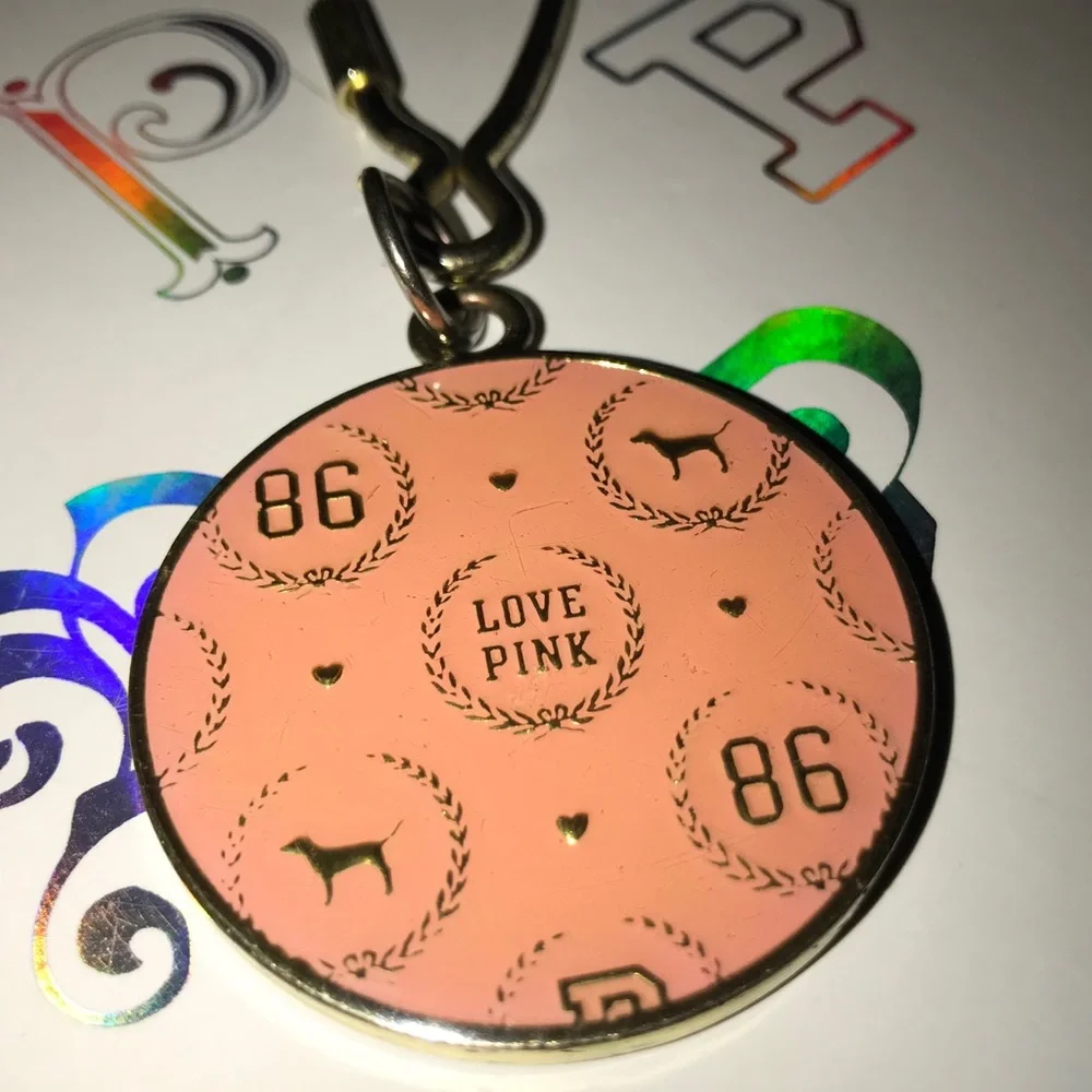💗Vs Pink VINTAGE RARE keychain💗